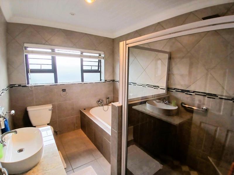 3 Bedroom Property for Sale in Stilbaai Wes Western Cape